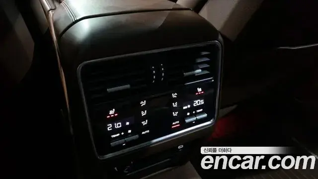 Porsche Cayenne 2020 — Фото 17/20