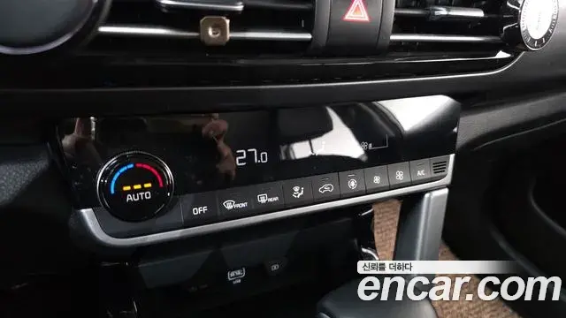 Kia Seltos 2021 — Şəkil 17/20
