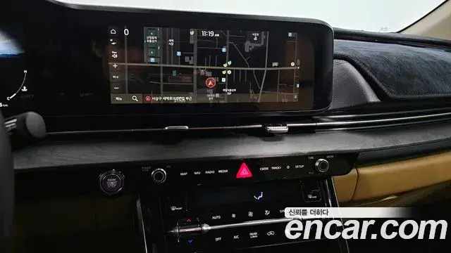 Kia Carnival 2021 — ფოტო 13/20