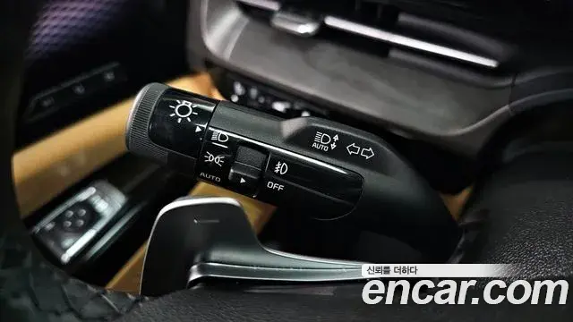 Kia Carnival 2021 — ფოტო 5/20