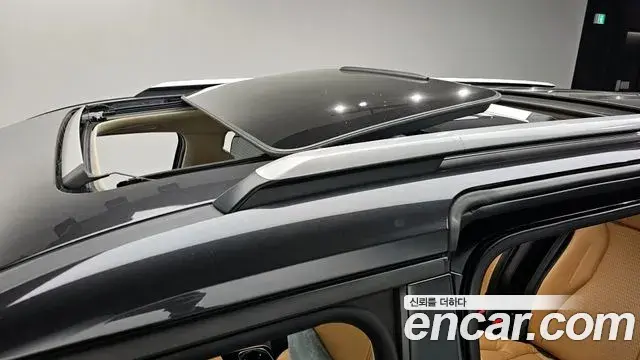 Kia Carnival 2021 — ფოტო 17/20