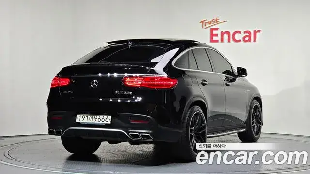 Mercedes-Benz GLE-Class 2019 — Şəkil 19/21