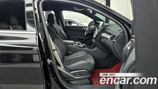 Mercedes-Benz GLE-Class 2019 — Şəkil 8/21
