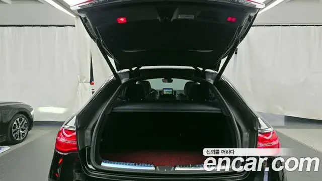 Mercedes-Benz GLE-Class 2019 — Şəkil 18/21