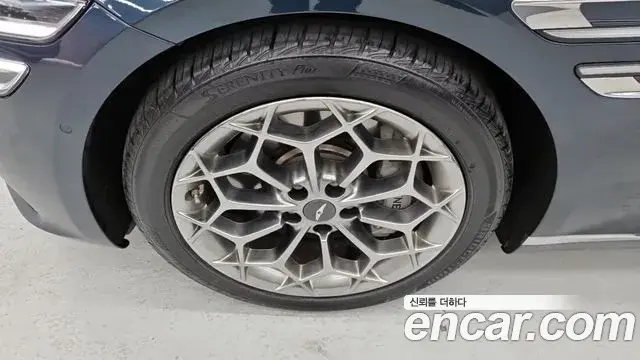 Genesis G80 2022 — Photo 15/18
