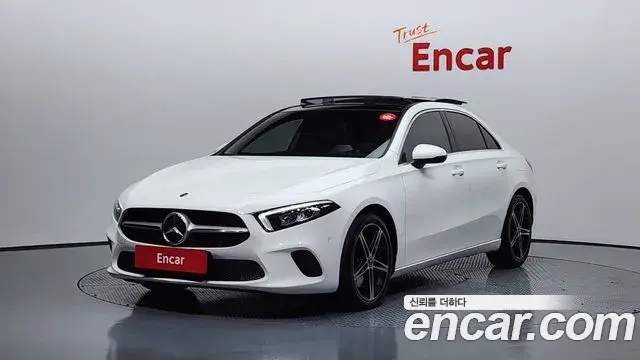 Mercedes-Benz A-Class 2020 — Photo 9/20