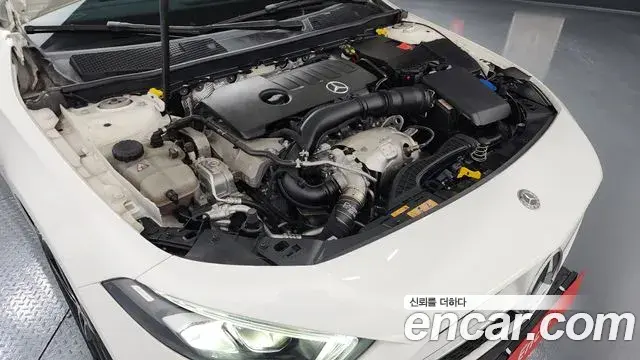 Mercedes-Benz A-Class 2020 — Photo 12/20