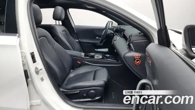 Mercedes-Benz A-Class 2020 — Photo 16/20