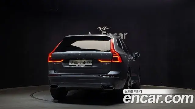 Volvo XC60 2018 — Photo 6/20