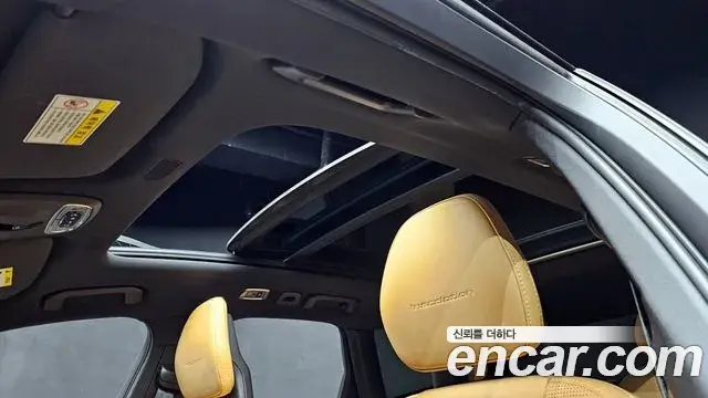 Volvo XC60 2018 — Photo 8/20