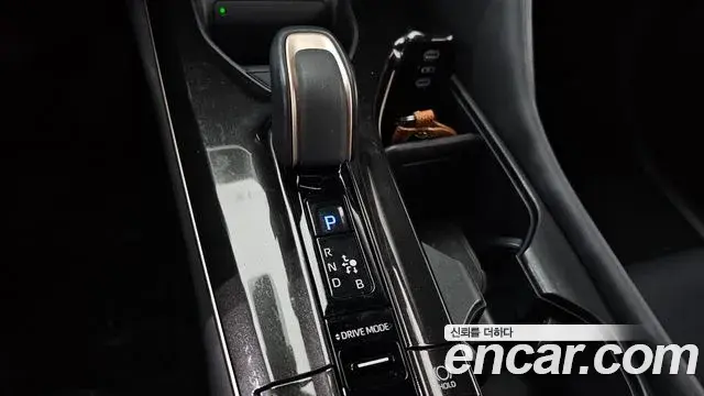 Toyota Crown Crossover 2024 — ფოტო 17/20