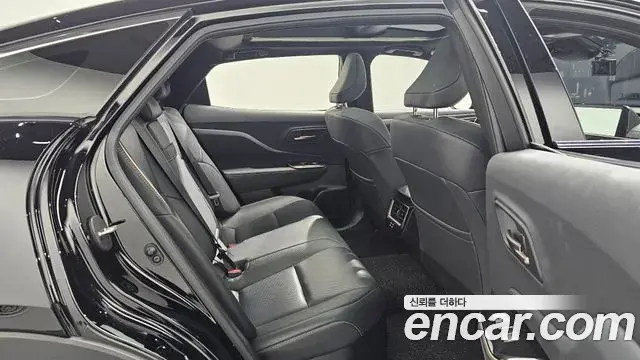 Toyota Crown Crossover 2024 — ფოტო 11/20