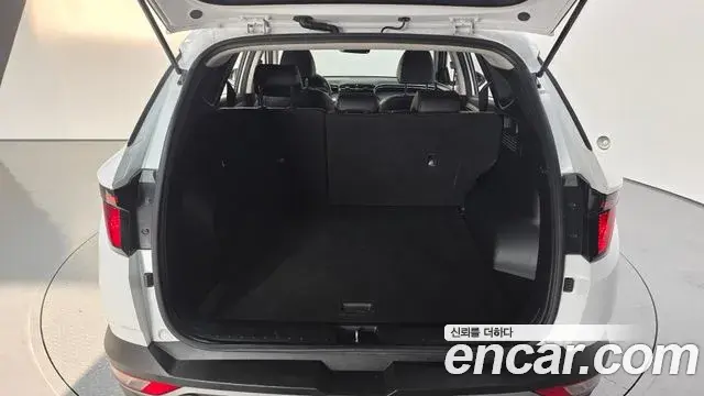 Hyundai Tucson Hybrid 2022 — ფოტო 8/20