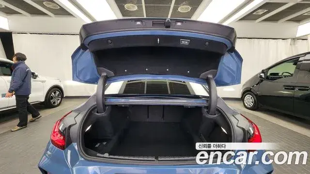 BMW 8 Series 2019 — ფოტო 6/20
