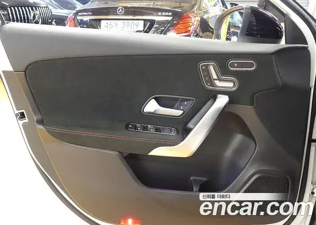 Mercedes-Benz A-Class 2023 — Şəkil 13/20
