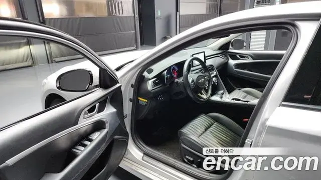 Genesis G70 2019 — ფოტო 16/20