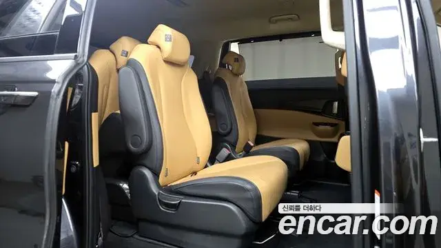 Kia Carnival 2022 — ფოტო 9/20
