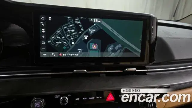 Kia Carnival 2022 — ფოტო 17/20
