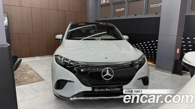 Mercedes-Benz EQS SUV 2025 — Photo 7/10