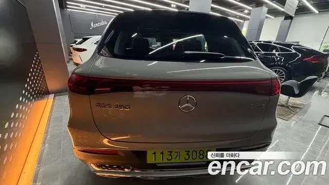 Mercedes-Benz EQS SUV 2025 — Photo 8/10
