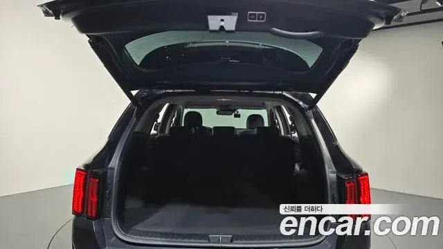 Kia Sorento 2021 — Photo 13/20
