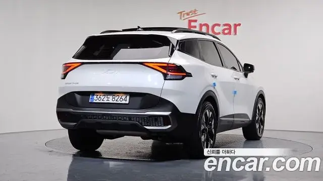 Kia Sportage 2021 — Фото 2/20