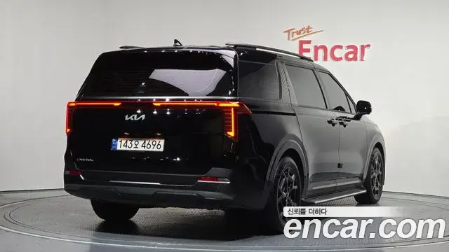 Kia Carnival 2023 — Photo 7/20
