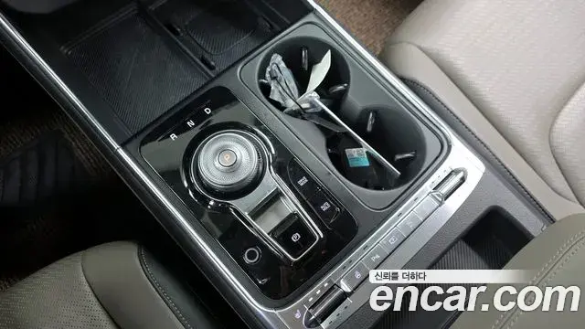 Kia Carnival 2023 — Photo 9/20