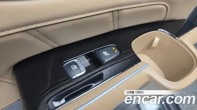 Kia Sorento 2024 — Фото 18/20