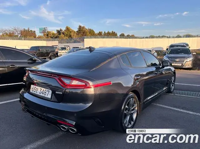 Kia Stinger 2018 — Photo 13/20
