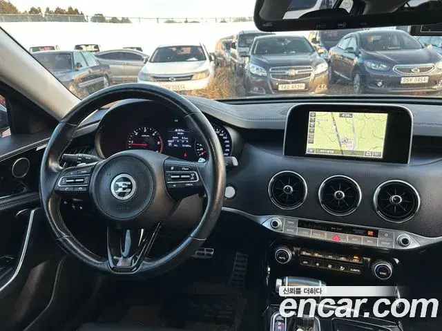 Kia Stinger 2018 — Photo 6/20