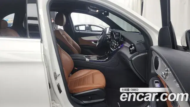 Mercedes-Benz GLC-Class 2022 — Şəkil 19/20