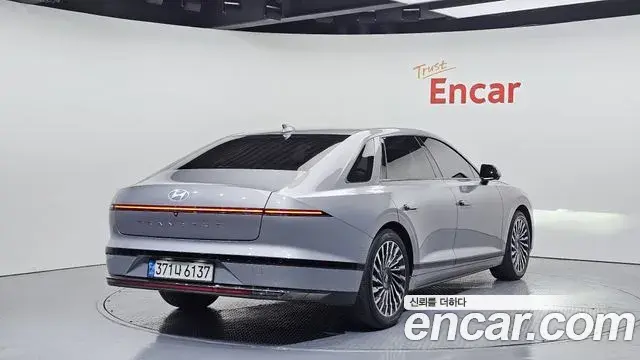 Hyundai Grandeur 2023 — Фото 2/20