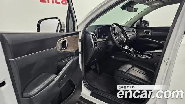 Kia Sorento 2022 — ფოტო 15/20