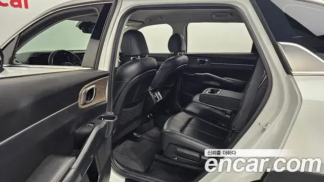 Kia Sorento 2022 — ფოტო 3/20