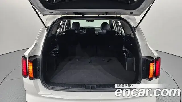 Kia Sorento 2022 — ფოტო 18/20