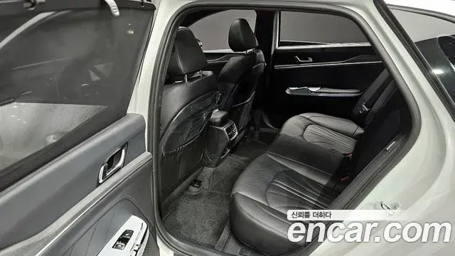 Kia K5 2023 — ფოტო 10/20