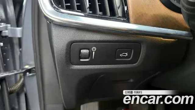 Volvo S90 2019 — Şəkil 16/20