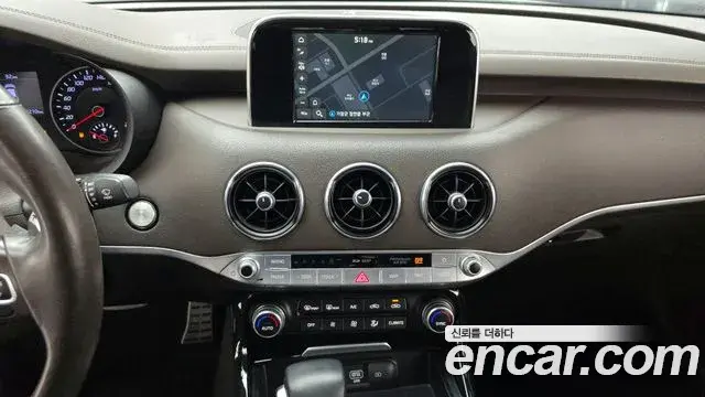 Kia Stinger 2018 — Photo 1/20