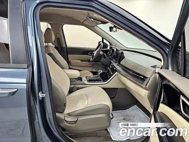 Kia Carnival 2021 — Photo 11/20