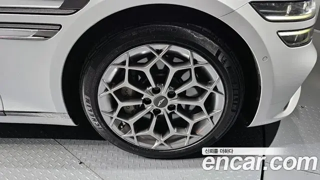 Genesis G80 2022 — Photo 6/20