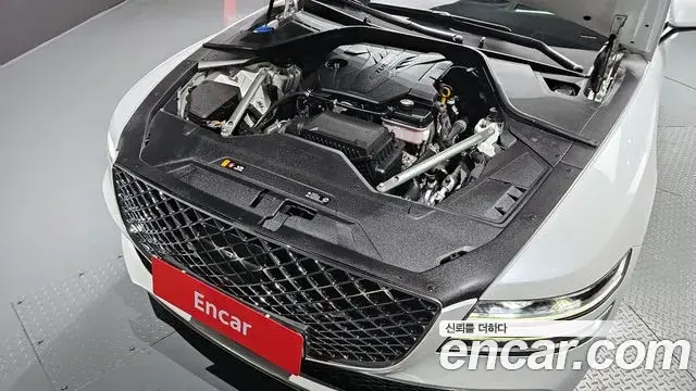 Genesis G80 2022 — Photo 12/20