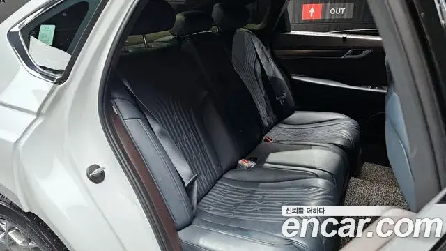 Genesis G80 2022 — Photo 13/20