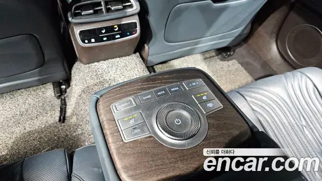 Genesis G80 2022 — Photo 15/20