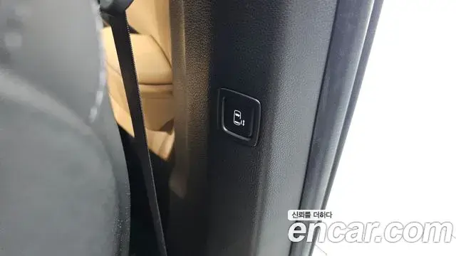 Kia Carnival 2022 — Photo 19/20