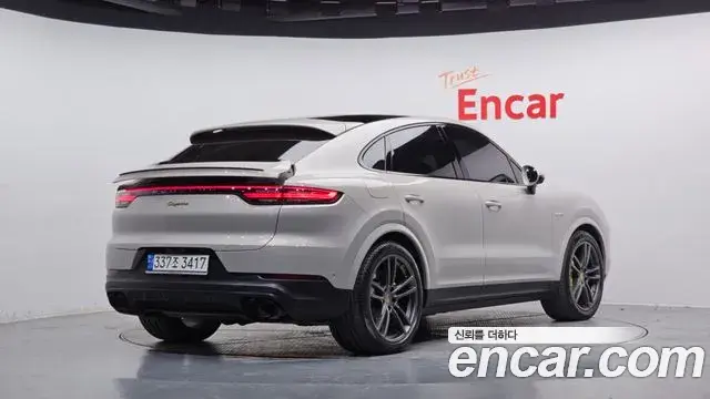Porsche Cayenne 2021 — Photo 4/20