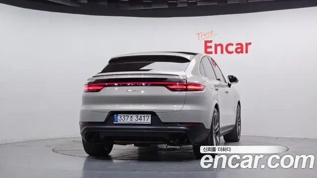 Porsche Cayenne 2021 — Photo 16/20
