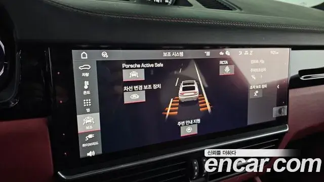 Porsche Cayenne 2021 — Photo 12/20