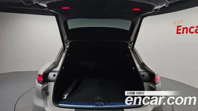 Porsche Cayenne 2021 — Photo 11/20