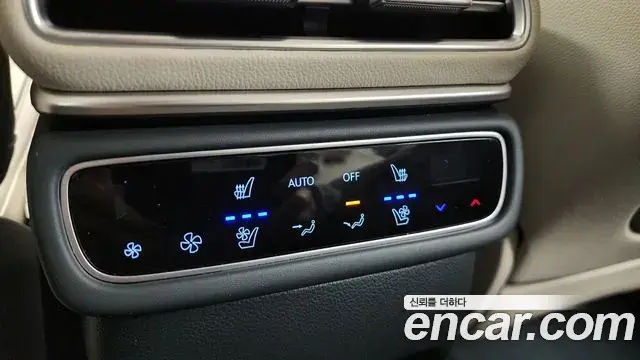 Genesis GV80 2023 — Photo 13/20